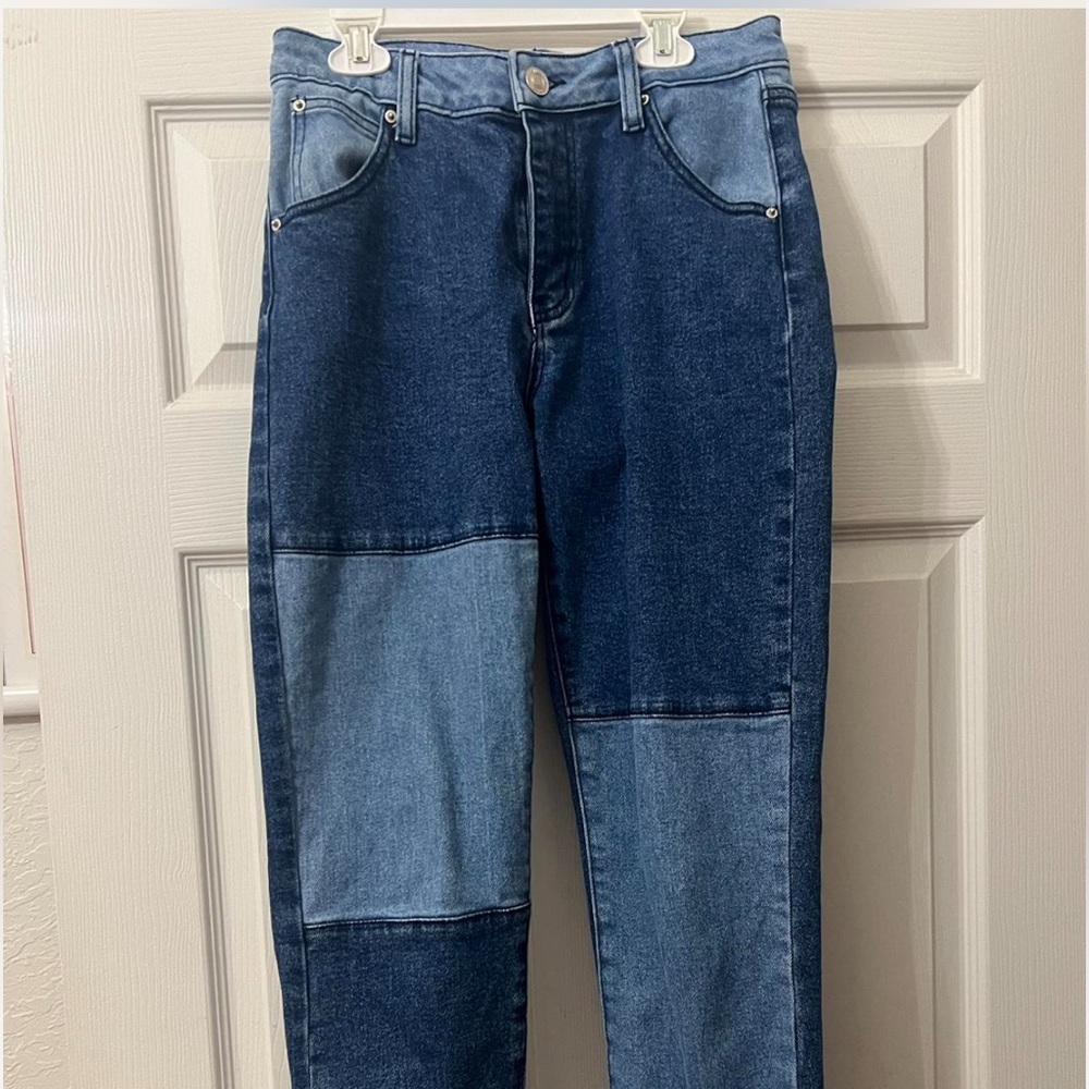 Patch pants they no longer fit me and I hadn’t worn them much. Good as new